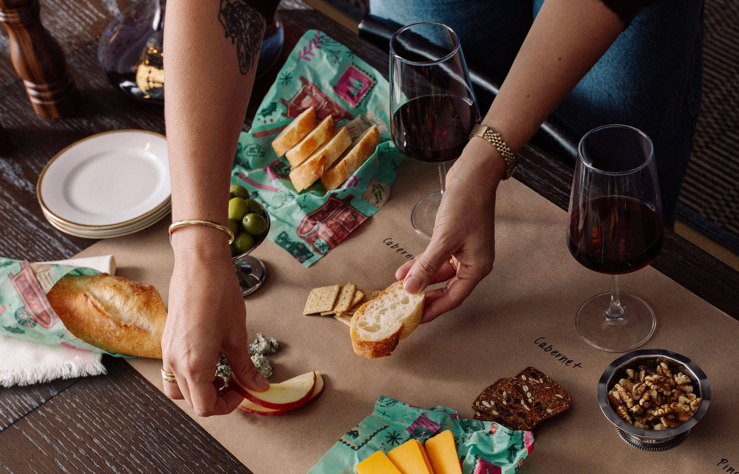 Bee's Wrap Seasons Greetings Cut-to-Size Roll